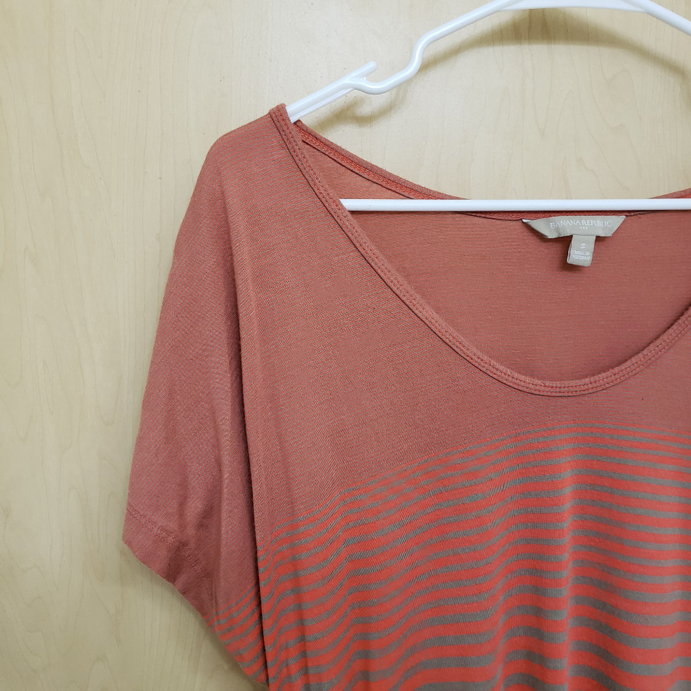 Banana Republic Super Soft Striped Curved Shirt